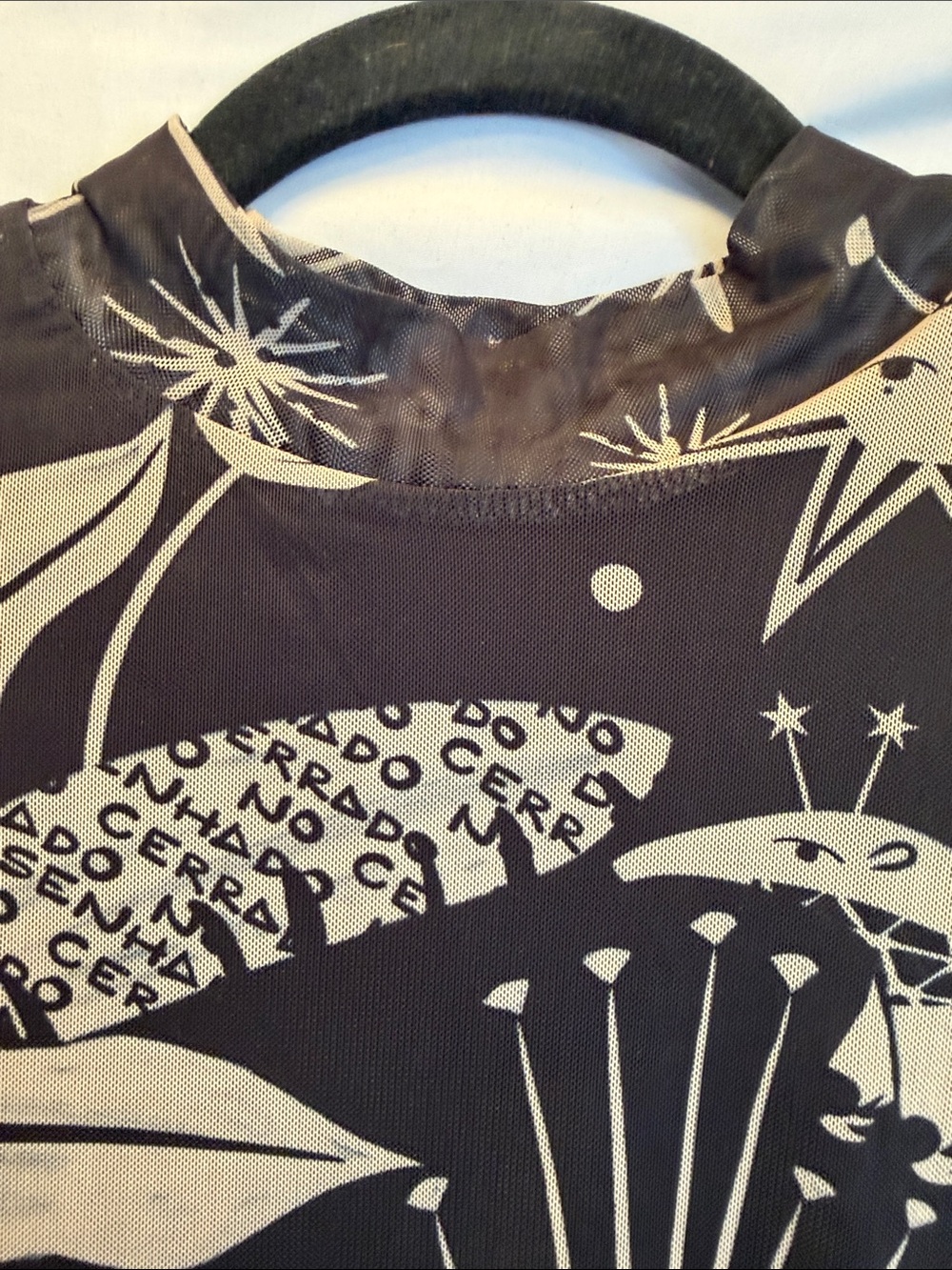 Farm Rio Black & Cream Celestial Long Sleeve Top, SZ M, PTP 16”, (T1-360) - Picture 5 of 15